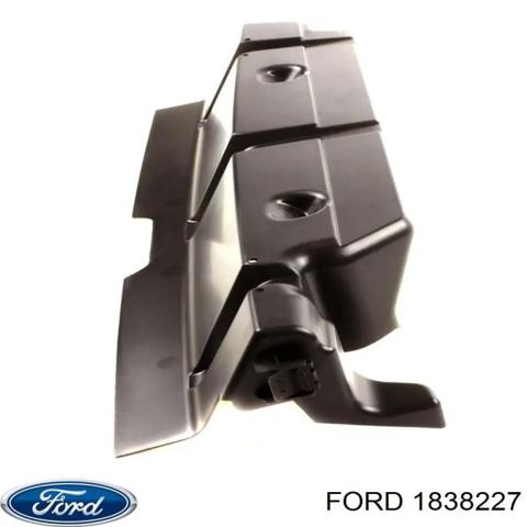 Дефлектор радиатора верхний 1838227 FORD