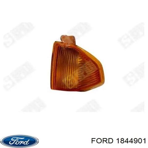 Молдинг передней правой двери 1844901 FORD