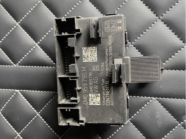 Блок комфорта задней двери 4M0959795M VAG