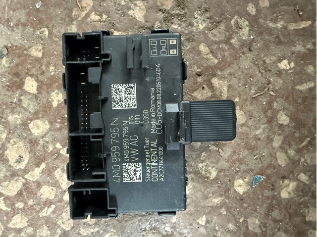 Блок комфорта задней двери 4M0959795N VAG