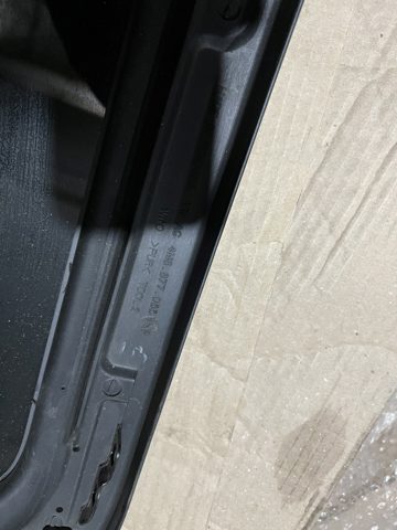 Крышка люка крыши передняя 4M8877055 VAG