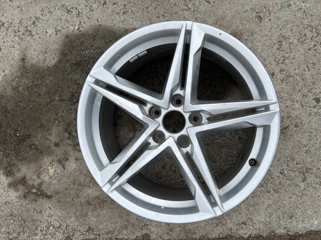 Диски на авто 8W0601025R VAG