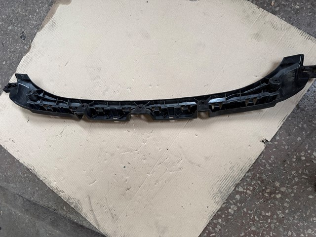 Кронштейн бампера заднего, центральный 9J1807863 PORSCHE