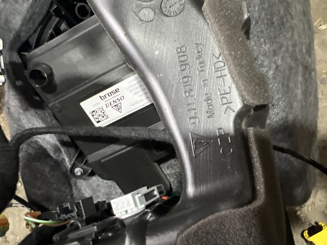 PORSCHE 9J1819908 в наличии Харьков