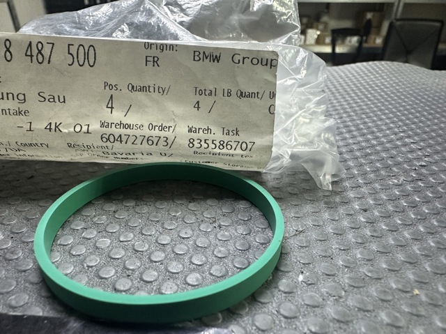 Прокладка впускного коллектора 11618487500 BMW