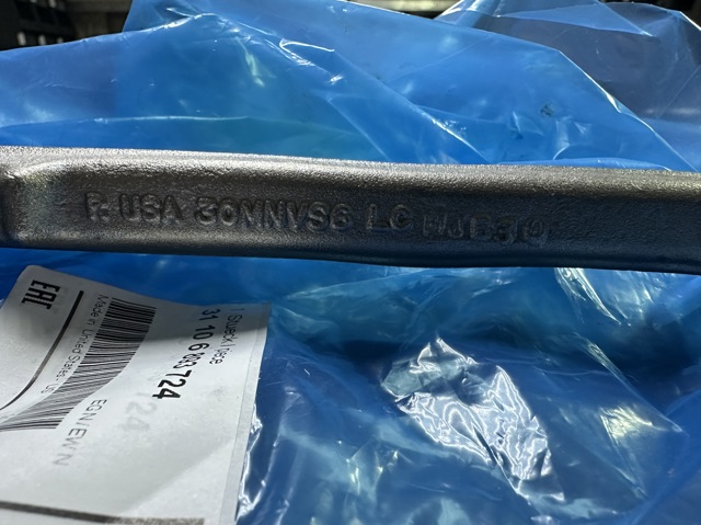 BMW 31106893724 Нижний рычаг в наличии Николаев
