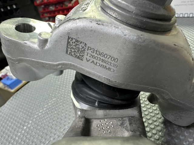 32381881 VOLVO Рычаг передней подвески нижний правый купить в Запорожье