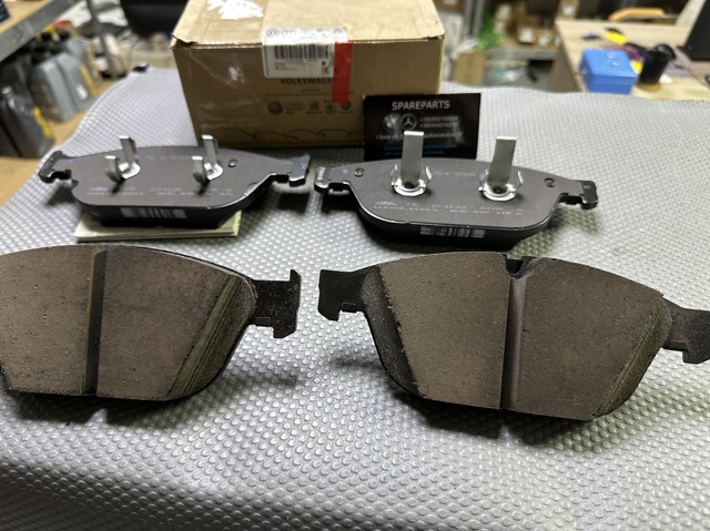 Колодки 4H0698151N VAG