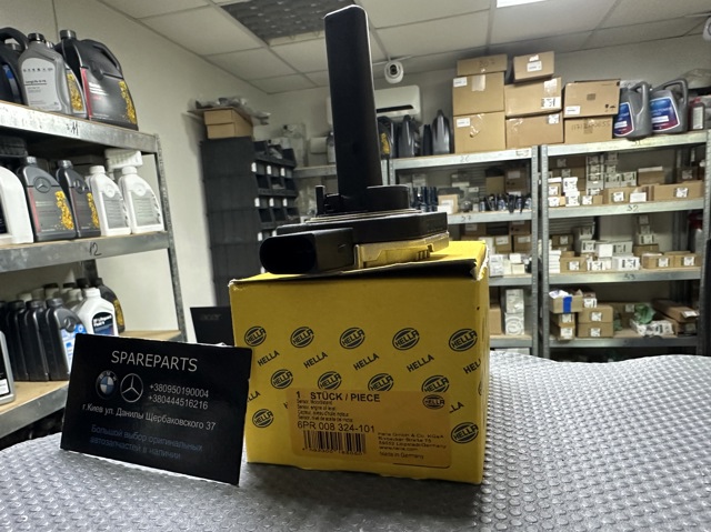 Датчик уровня масла двигателя 6PR008324101 HELLA