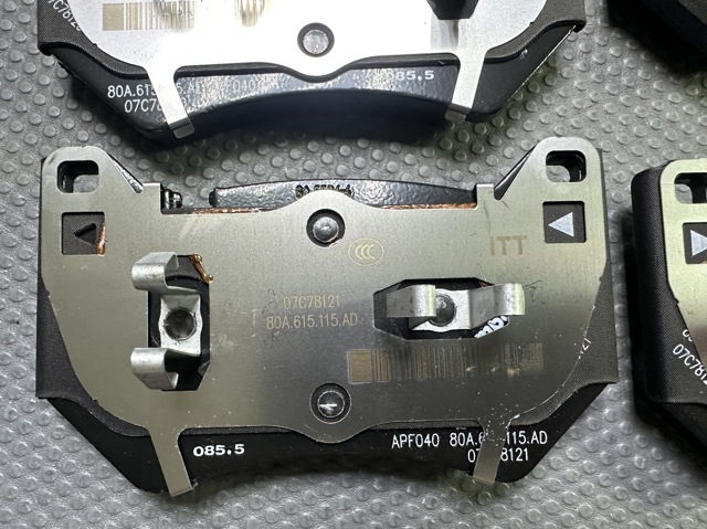 80A698151F VAG Колодки тормозные передние дисковые купить в Ирпень