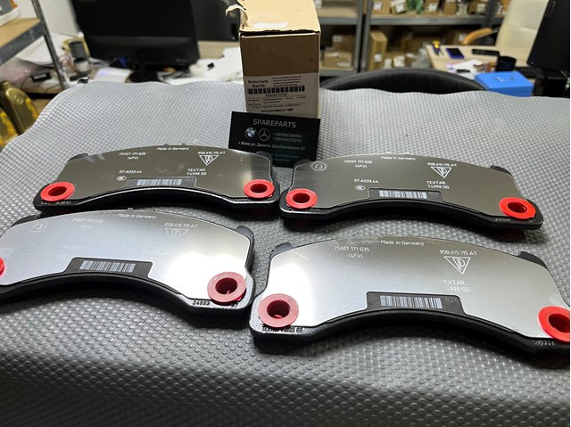 Колодки тормозные дисковые комплект 95B698151BB PORSCHE