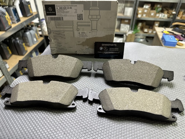 A0004201305 MERCEDES Передние тормозные колодки купить в Павлоград