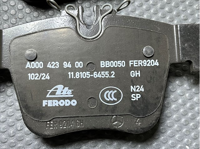 MERCEDES A0004208703 Задние тормозные колодки в наличии Львов