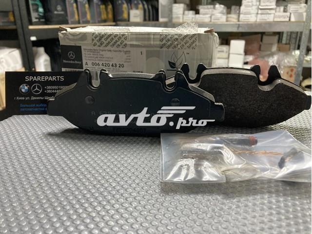 Передние тормозные колодки A0064204320 MERCEDES