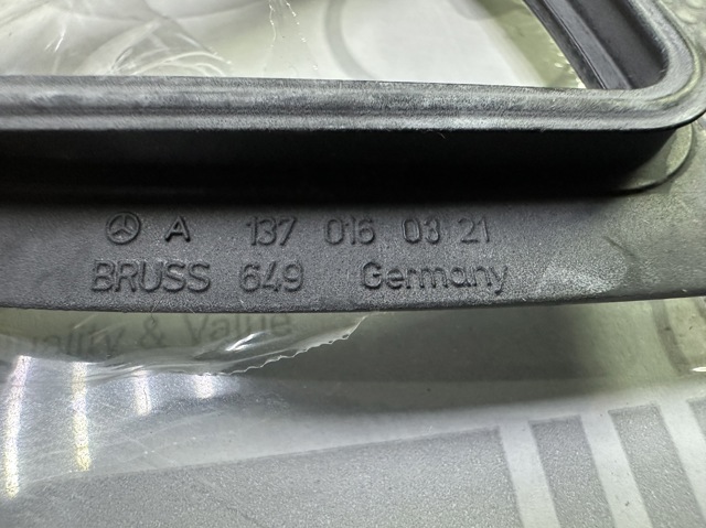 A1370160321 MERCEDES Прокладка клапанной крышки двигателя правая купить в Киев