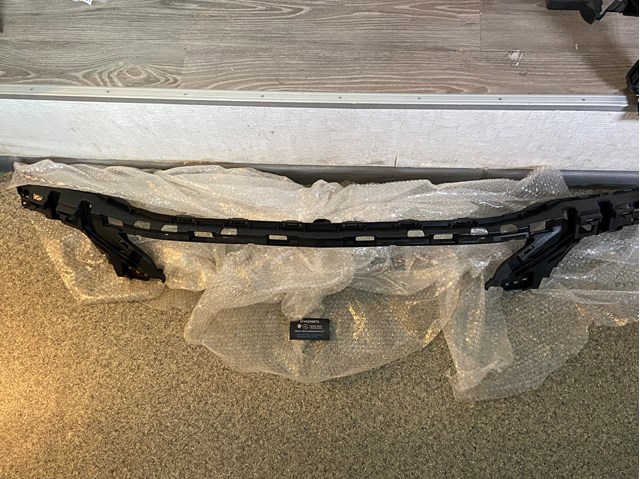 Крепление бампера переднего A2128854965 MERCEDES