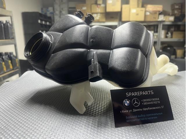Бачок системы охлаждения двигателя расширительный A2215000349 MERCEDES