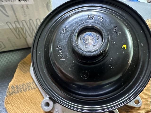 642200100180 MERCEDES Помпа купить в Харьков