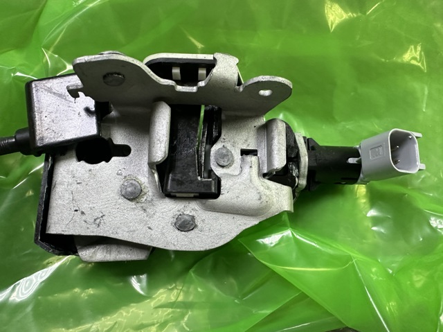 LAND ROVER LR017470 Замок крышки багажника (двери 3/5-й задней) в наличии Хмельницкий