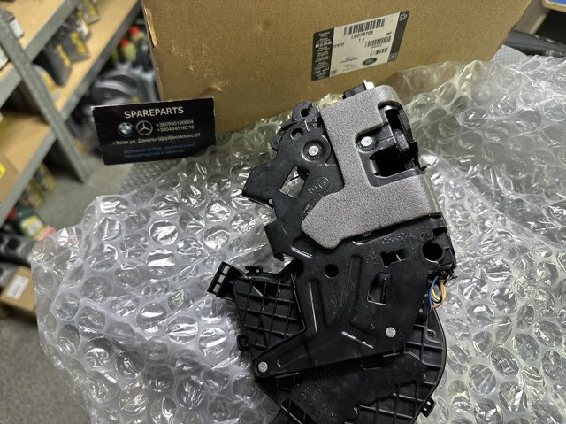 LAND ROVER LR078705 Замок двери передней правой в наличии Каменское