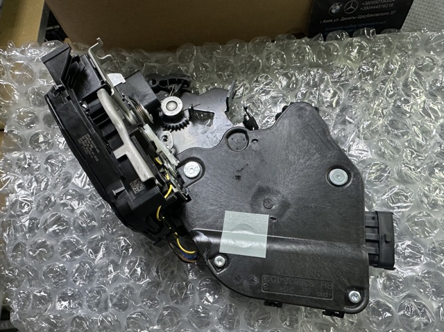 LR078742 LAND ROVER Замок двери задней правой купить в Ирпень