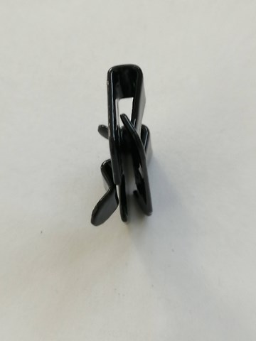 7P6853910A Пистон (клип) крепления обшивки крышки багажника купить Запорожье