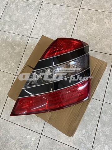 Правый стоп-сигнал A2218200264 MERCEDES