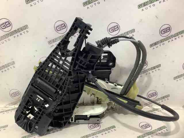 Замок задней правой двери  04589914AE CHRYSLER