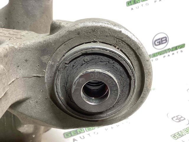 Цапфа поворотная правая 05090072AC CHRYSLER