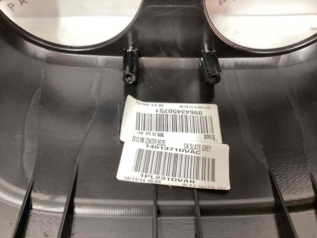 1PL231DVAB CHRYSLER Молдинг (накладка) приборной панели "торпедо" центральный купить в Чернигов