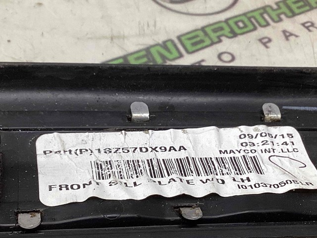 CHRYSLER 1SZ57DX9AA в наличии Полтава