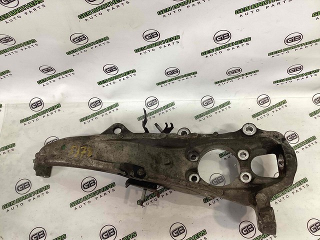 Цапфа поворотная левая 40015EG000 NISSAN
