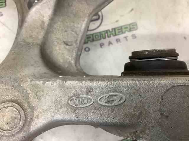 Цапфа (поворотный кулак) задний левый 52710GI000 HYUNDAI