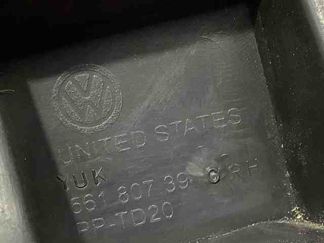 VAG 561807394C Кронштейн бампера заднего правый в наличии Сумы