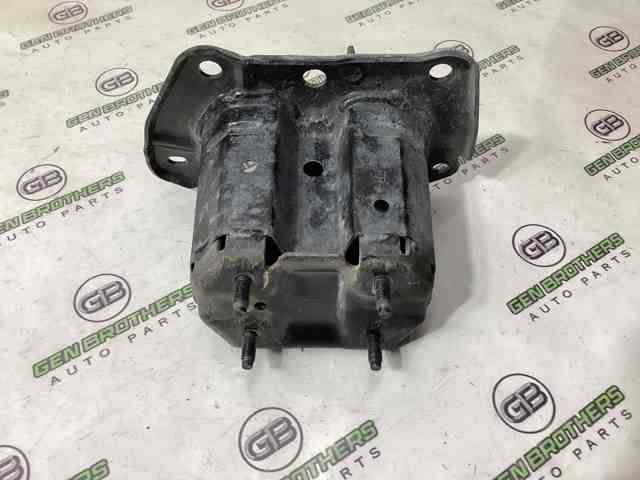 NISSAN 622113TA0A Кронштейн усилителя переднего бампера в наличии Житомир
