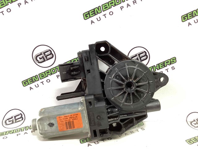 Мотор стеклоподъемника двери передней, правой 68079283AA CHRYSLER
