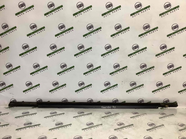 68103097AC CHRYSLER Уплотнитель стекла двери задней левой внутренний (планка) купить в Ужгород
