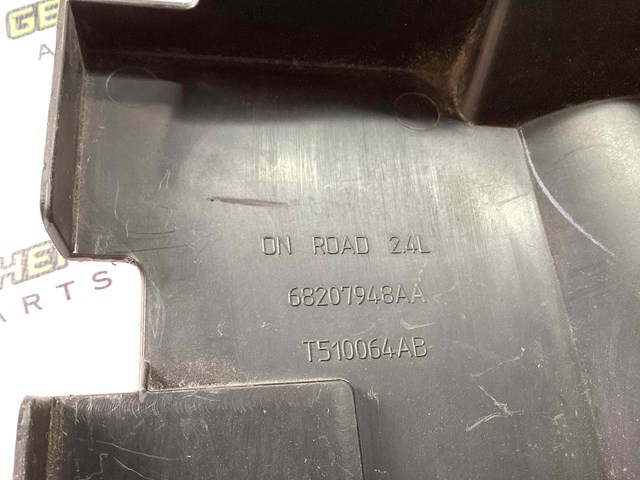 CHRYSLER 68207948AA Правый дефлектор радиатора в наличии Ровно