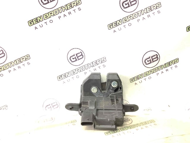 Замок двери багажника 68271921AA CHRYSLER