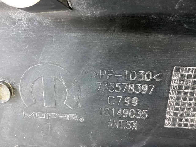 Молдинг двери передней левой 735578397 CHRYSLER