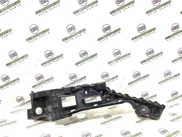 Правый кронштейн заднего бампера 7P6807394 VAG