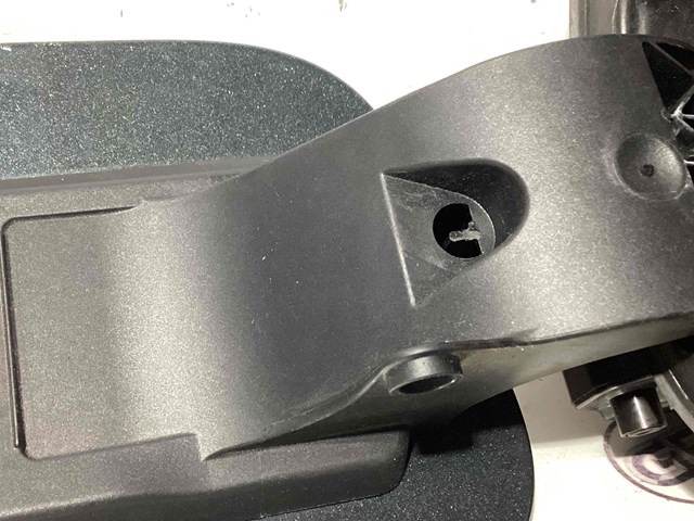 7P6809857 Корпус заливной горловины топливного бака купить Каменское