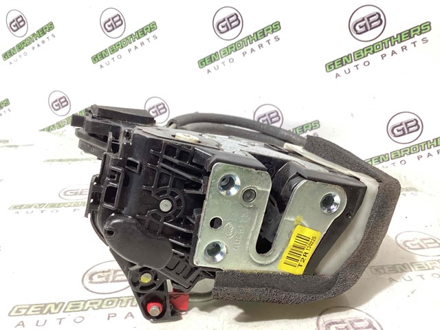 Замок передней пассажирской двери 813202T060 HYUNDAI