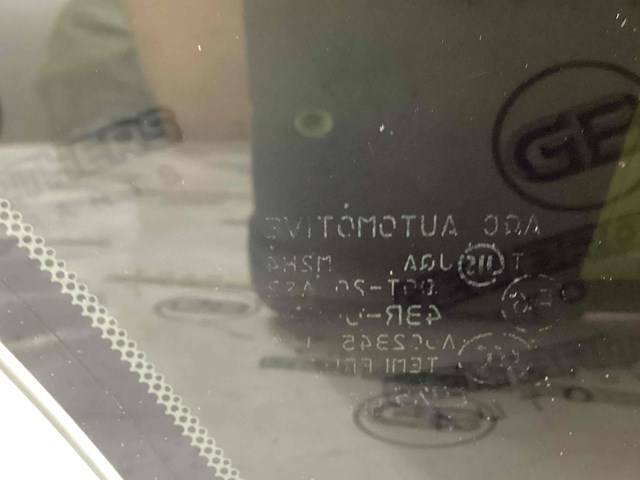 822626HE0A NISSAN Стекло-форточка двери задней правой купить в Ирпень
