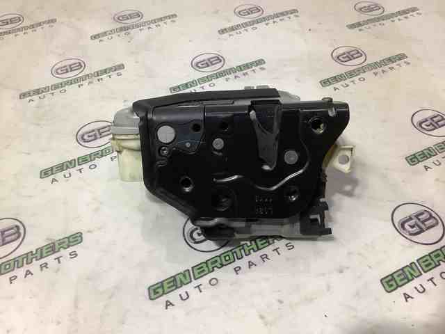 Запор кабины 8J1837015A PORSCHE