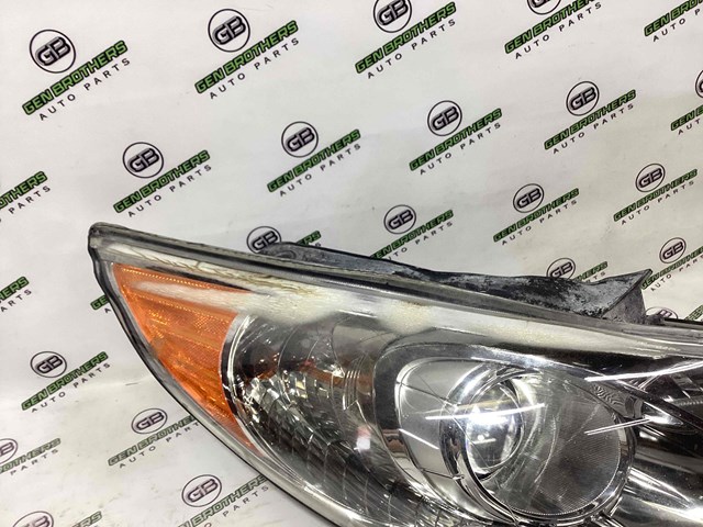 921023Q000 HYUNDAI Правая фара купить в Ровно