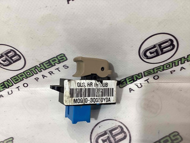 HYUNDAI 935803S000RY Кнопка подъемника заднего стекла в наличии Запорожье
