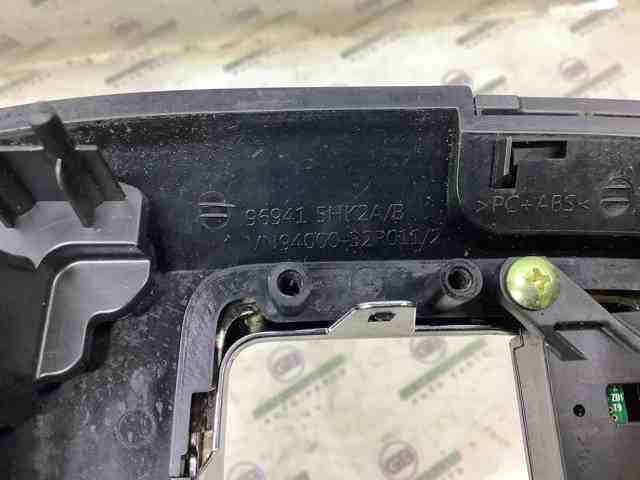 NISSAN 969415HK2A Накладка консоли рычага переключения передач АКПП в наличии Черкассы