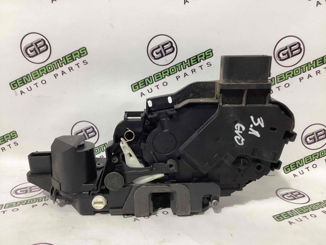 Замок задней двери, левой LR011303 LAND ROVER