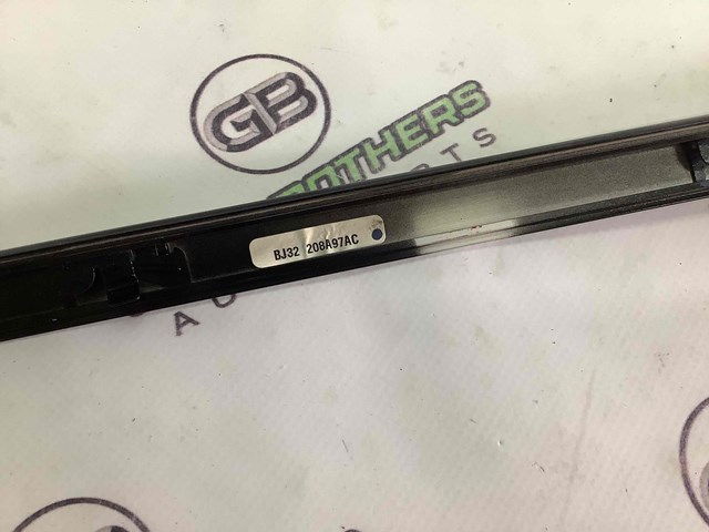 LAND ROVER LR027206 в наличии Львов